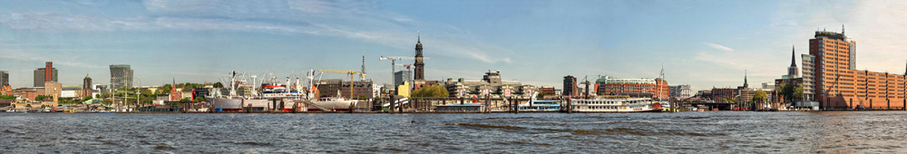 Panoramafoto Hamburger Hafen