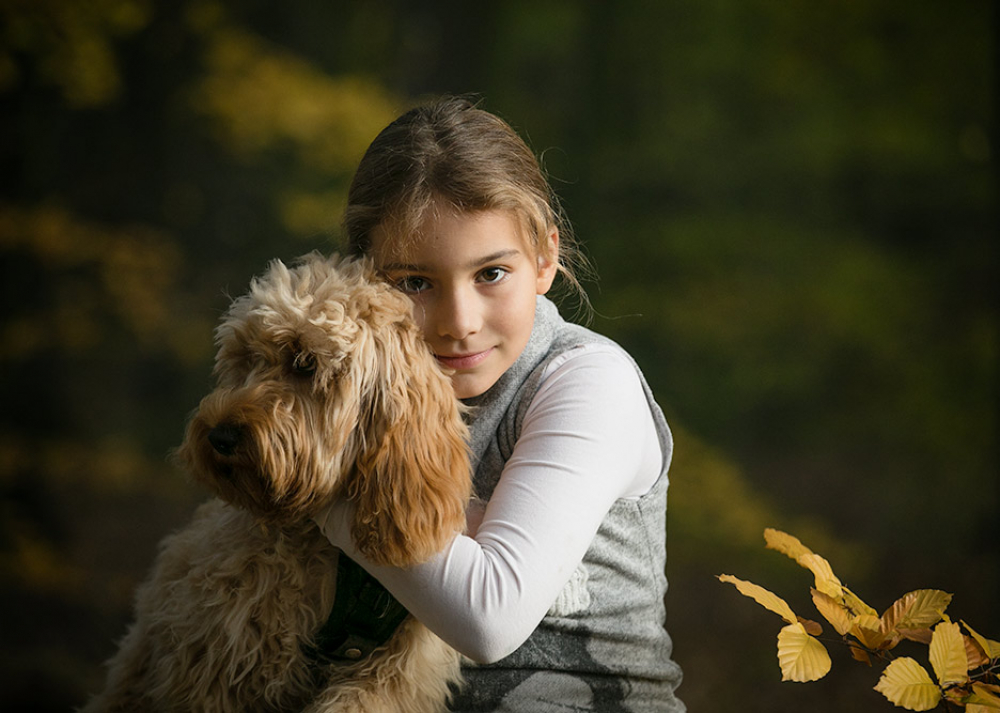 Kind und Hund Freundschaft. Was kann es Schöneres geben?